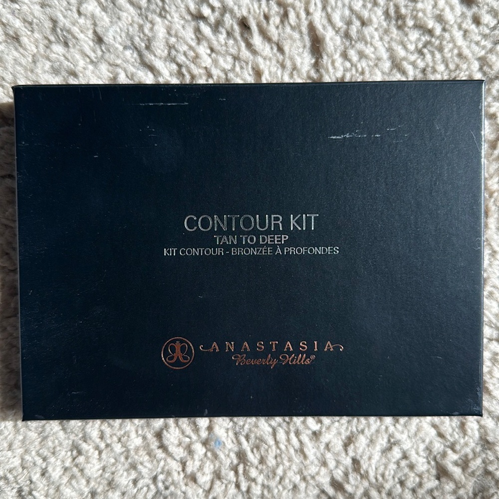 Anastasia Beverly Hills Contour Kit in Tan to Deep. Never been used